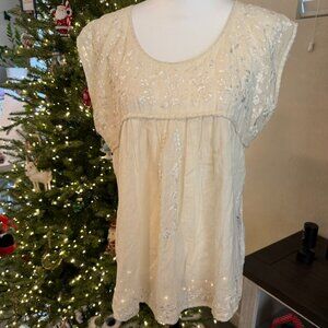 RORY BECA EMBROIDERED TOP IN IVORY SIZE LARGE - EUC (542)
